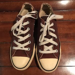 CONVERSE SNEAKERS. W6 / M and Juniors 4